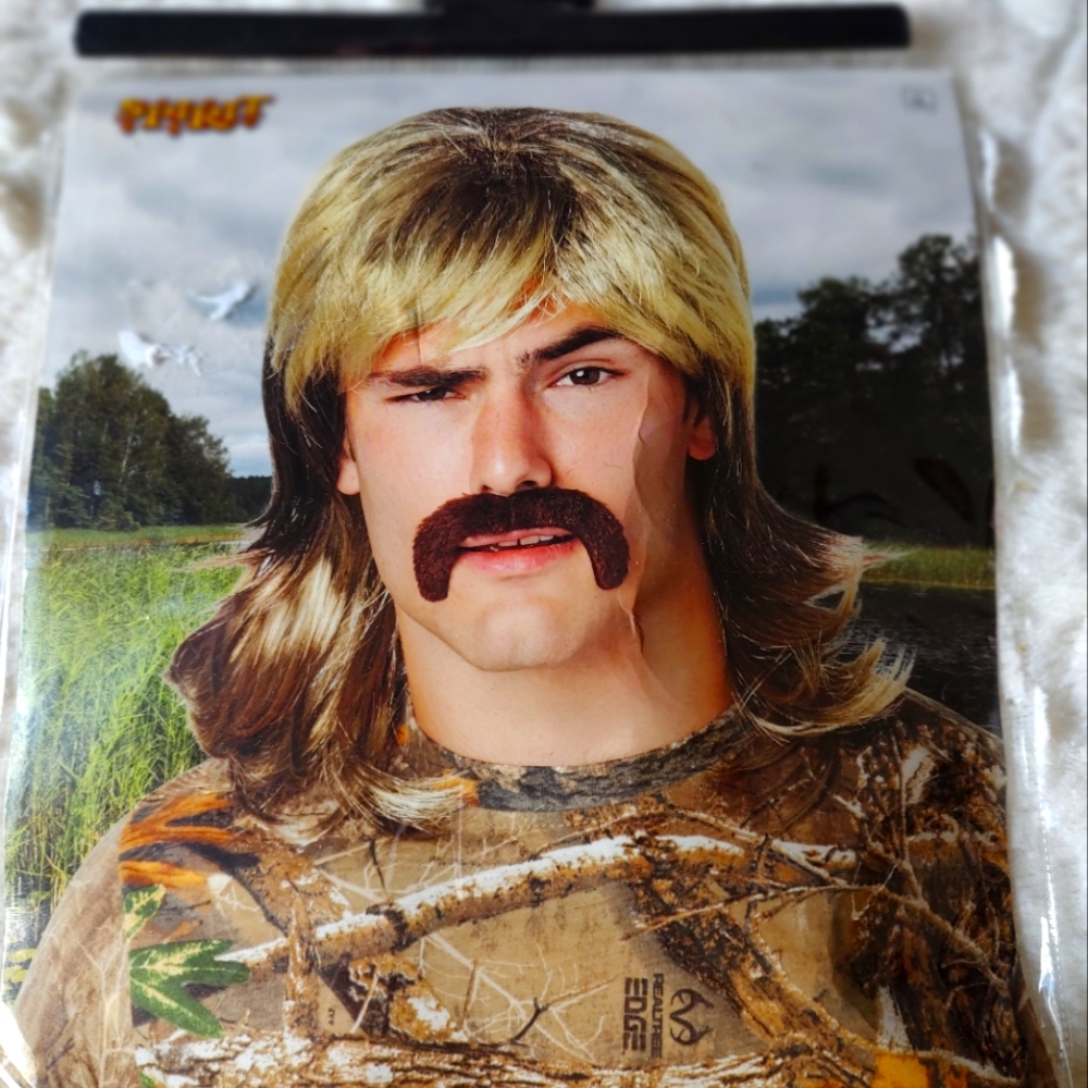 Guys want to be the hottest guy on earth for Halloween 🎃?Grab this mullet.